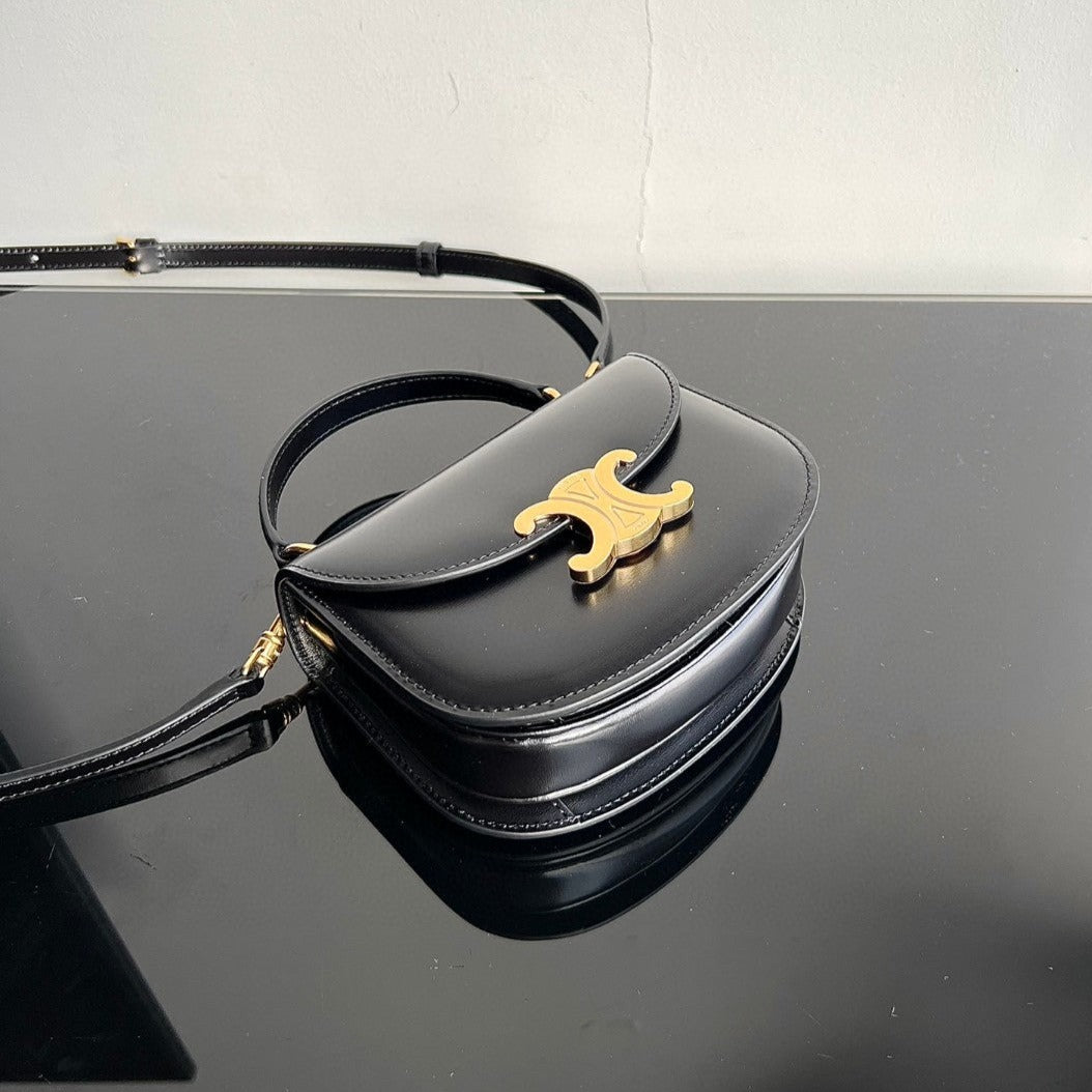 Triomphe 15 Black Calfskin Handbag